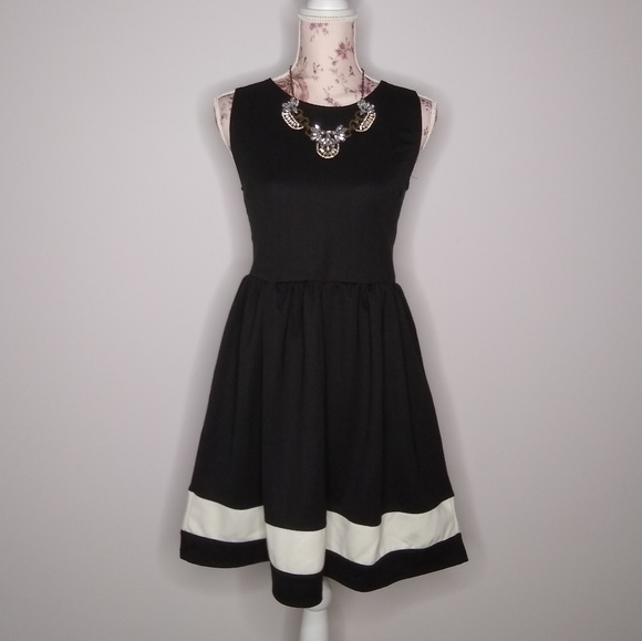 Dresses & Skirts - Black White Dress White Color Block Stripe Flare